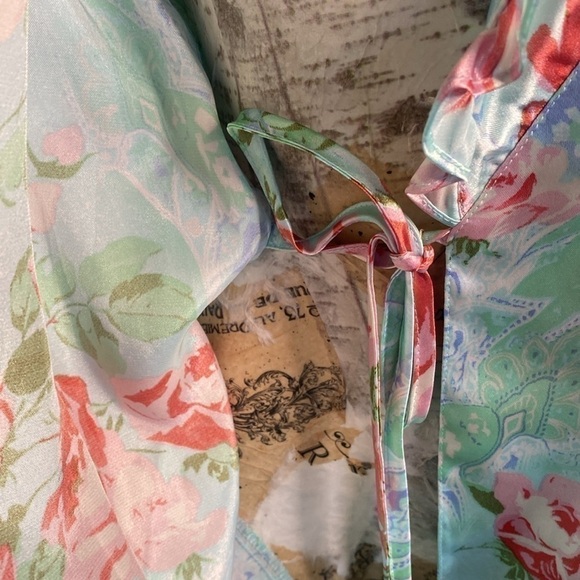 Intimate Essentials ruffled floral pastel  satiny silky long Robe roses sz S - Picture 11 of 13